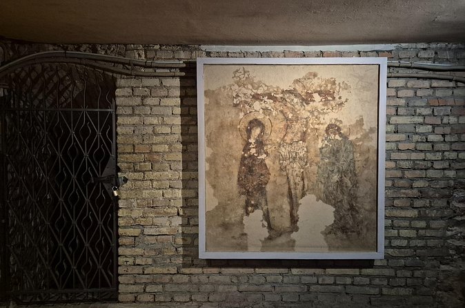 Cathedral Crypts and Medieval History Tour - Who this tour suits best (and who should skip it)