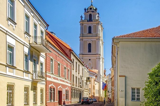 Explore Vilnius in 60 minutes with a Local - Gothic details at St. Anne’s Church, Vilnius’s intricate facade