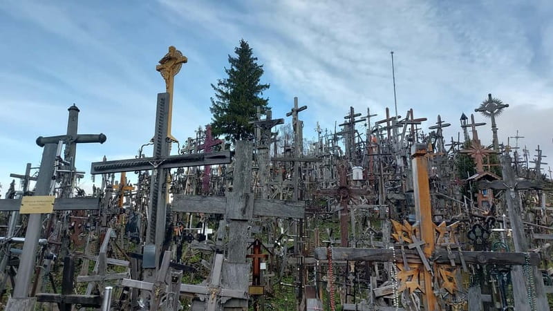 From Riga: Hill of Crosses and Jelgava Day Trip and back. - Meeting point at Briedisi 17 and how the morning actually runs
