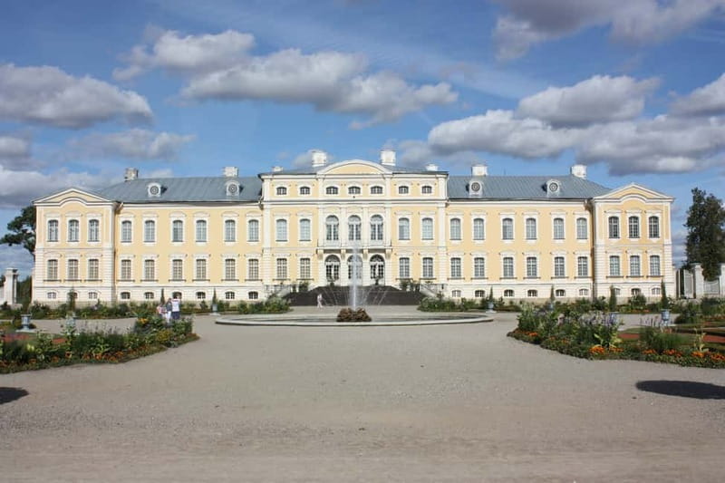 From Riga to Vilnius with Sightseeing Stops Top Private Tour - Bauska Castle: firearms-era fortress meets fortified residence