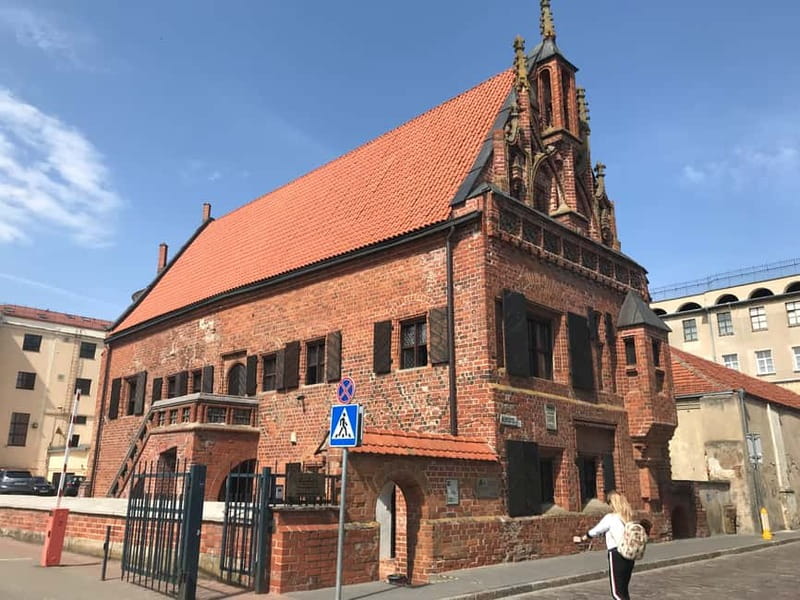 From Vilnius: Guided Jewish Heritage Day Trip to Kaunas - Ninth Fort Museum: Soviet atrocities and Nazi genocide in one demanding stop