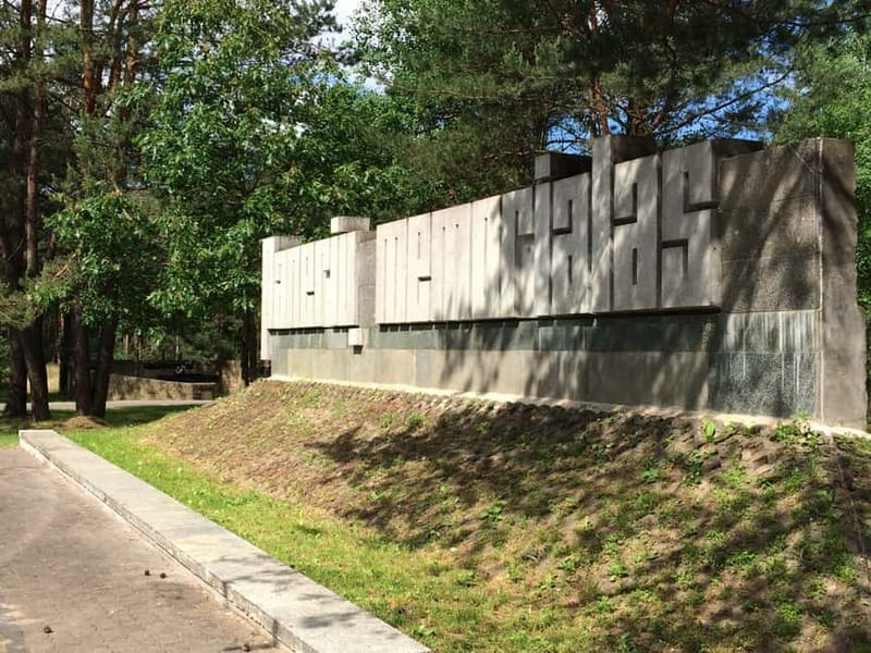 From Vilnius: Trakai Castle and Paneriai Memorial Tour - Learning about Lithuania’s Grand Dukes, not just admiring walls