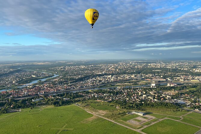 Hot air balloon flight over Vilnius or Trakai in Lithuania - In the basket: what makes the views feel different