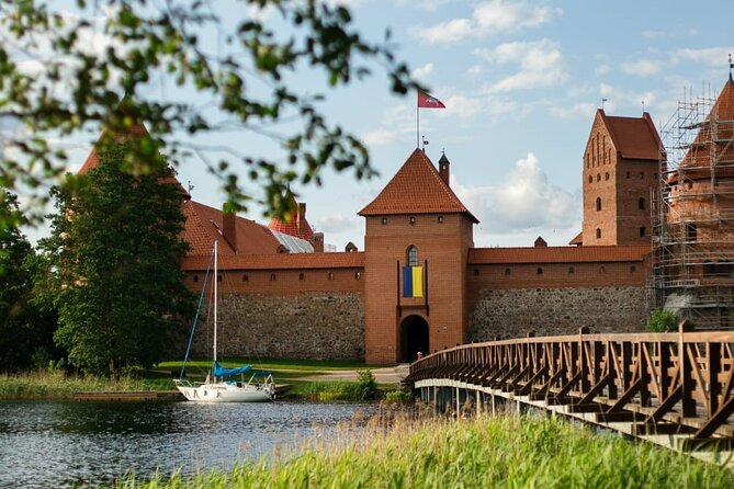 Jim's Saturday Tour from Vilnius to Trakai and Hill of Angels - Hill of Angels: a short spiritual stop with room for photos