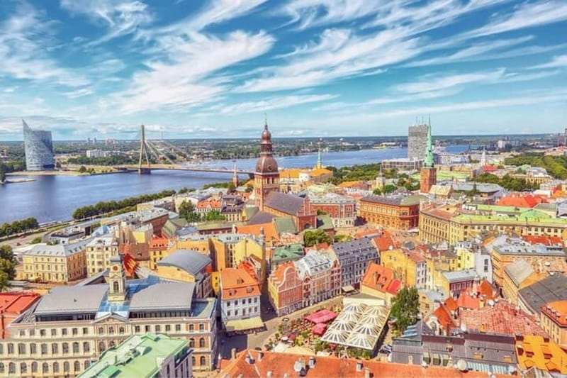 Kaunas : Sightseeing Walking Custom Tour with a Local Guide - What the Tour Covers, and How the Stops Feel Different