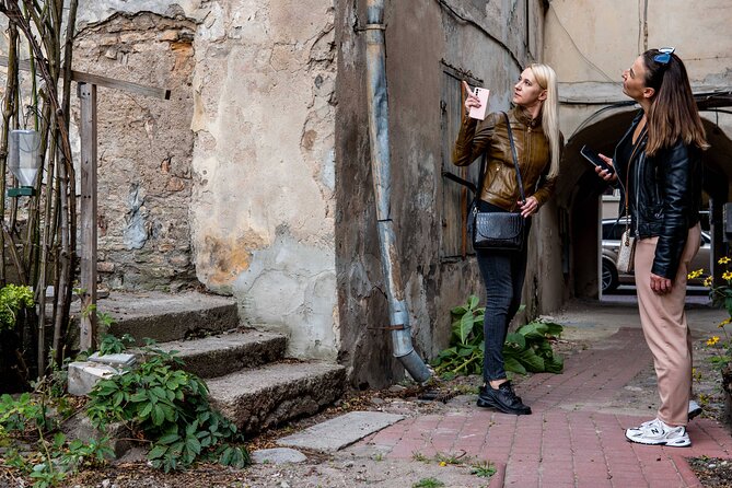 Live guide tour via WhatsApp - Vilnius Ghetto - Contemporary Art Centre and Arklių gatvė: connecting streets to memory