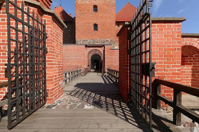 Private Transfer: from Klaipeda to Vilnius via Trakai Castle - Stop 2: Markizas in Trakai for Karaite kibinai and bulion views