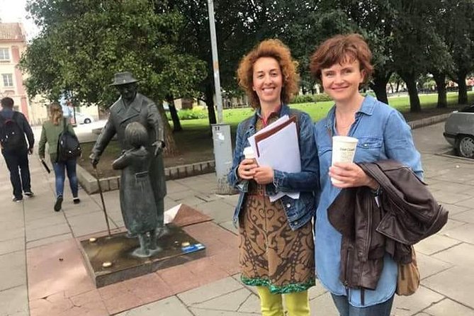 Private Walking Tour around Jewish Vilnius | With a Local Litvak - Stop 3 at the Vilnius Jewish Library: Passing By What Used to Matter