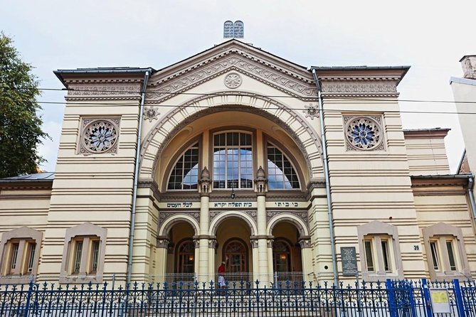 Private Walking Tour around Jewish Vilnius | With a Local Litvak - Who This Tour Best Fits