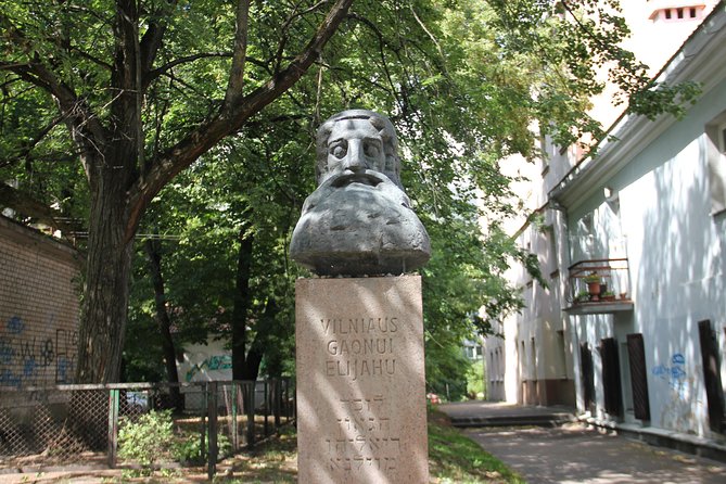 Regular walking tour of Jewish Vilnius - Žydų gatvė and the scars near the Great Synagogue area