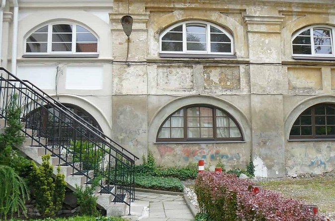 Unique Private Walking Tour Around Courtyards of Vilnius - Stop 4: St. Catherine’s Church Courtyard for a Peaceful Finish