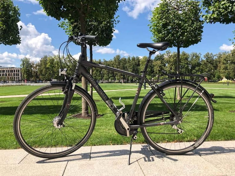 Vilnius: 1-Day Bike Rental - Meeting at Travel Agency West Near Cathedral Square