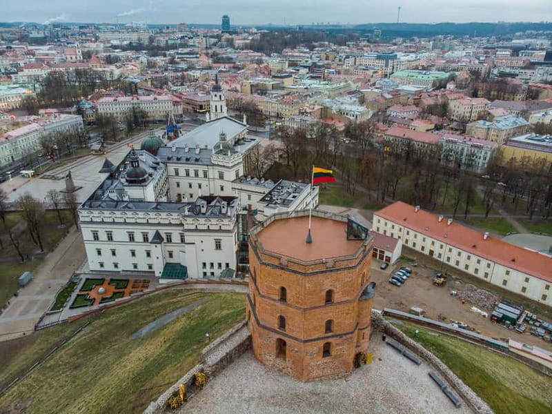Vilnius: City Bike Tour of Vilnius Highlights - Entering Vilnius by bike: why this route is a smart first move