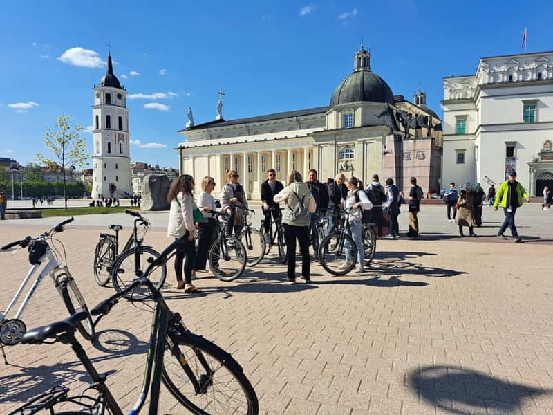 Vilnius: City Bike Tour of Vilnius Highlights - Along the Neris River: history with a breathing space