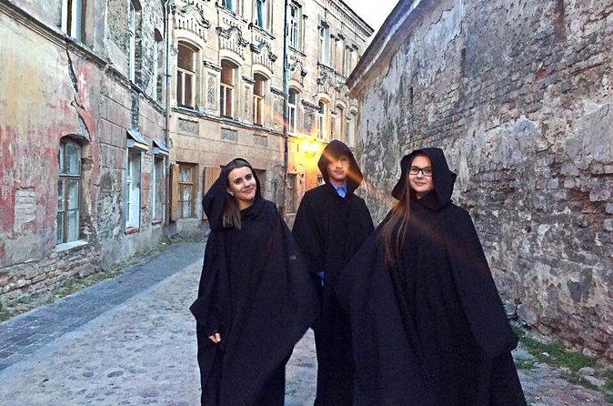Vilnius Old Town 2-hour Private Ghost Tour - Royal Palace Stop: Big Presence, Strong Story Potential