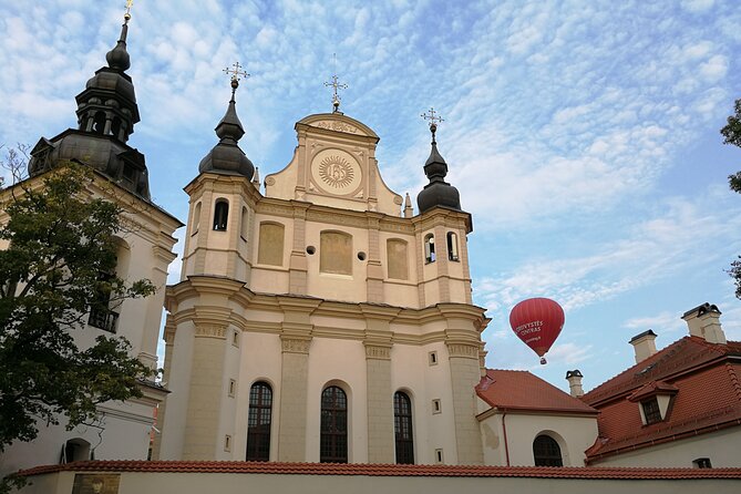Vilnius Old Town and Užupis Republic - Private Walking Tour - Presidential Palace and Vilnius University: power, education, legends