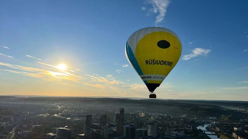 Vilnius or Trakai: Hot Air Balloon Flight - Safety, comfort, and who should skip the ride
