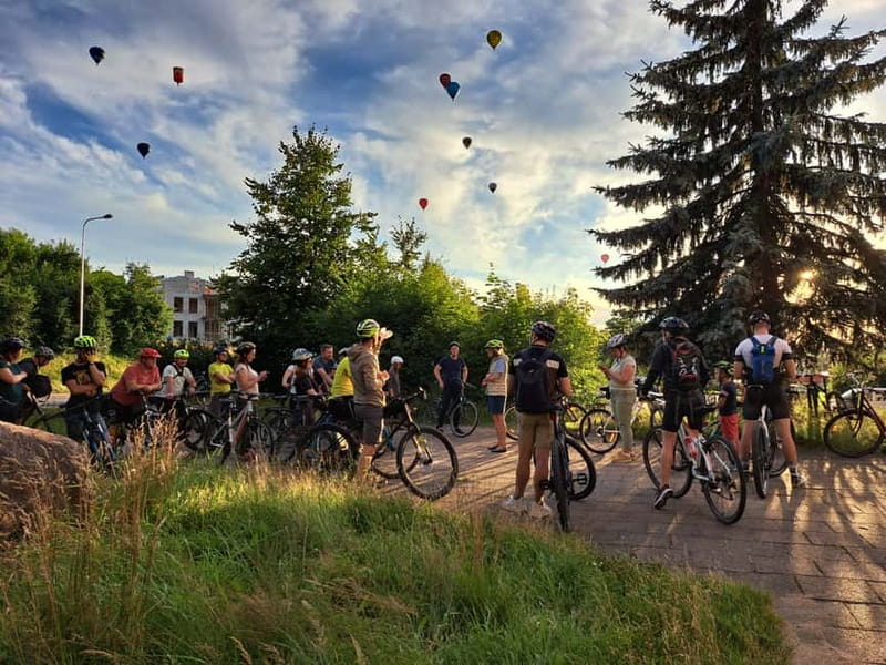 Vilnius: Private City Bike Tour of Vilnius Highlights - What the private 3-hour format feels like in real life