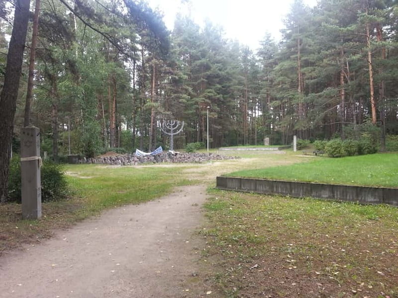 Vilnius: Private Paneriai Park, Trakai Castle, Kernavė Tour - A 7-hour private loop from Vilnius to Paneriai, Trakai, and Kernavė