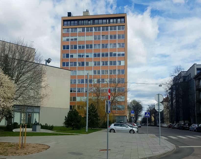 Vilnius: Private Soviet Vilnius Bike Tour - Lithuanian resistance stories, from guerrilla wars to KGB pressure