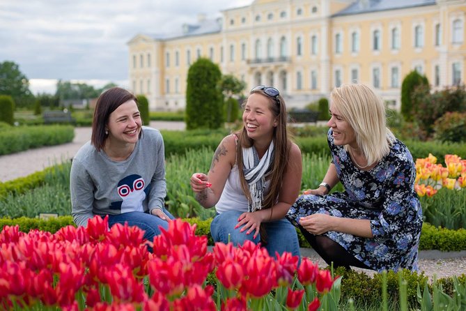 Vilnius-Riga Sightseeing Tour Bus - A practical way to go from Vilnius to Riga in one day
