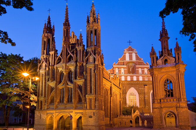Vilnius Scavenger Hunt and Highlights Self Guided Audio Tour - Start at the Gates of Dawn: getting your bearings fast