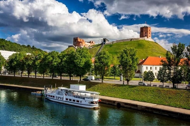 Vilnius : Sightseeing Walking Custom Tour with a Local Guide - Key points before you book