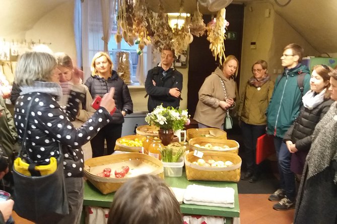 Vilnius: Small group Walking Tour with a Local Guide - Two Hours That Give You a Real Jumpstart