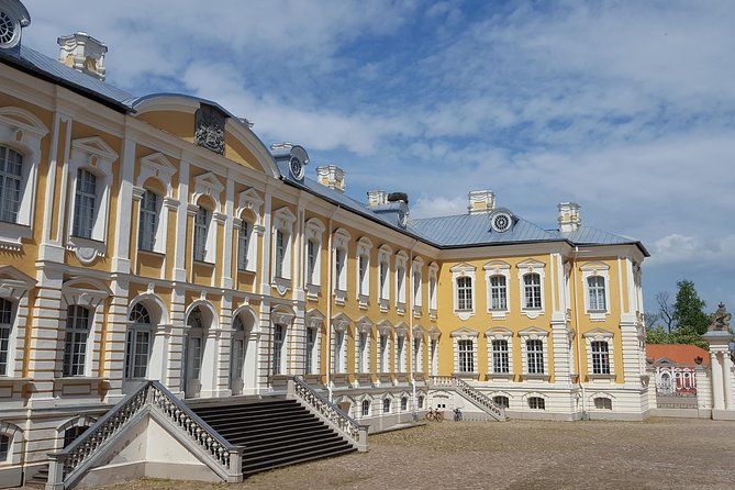 Vilnius to Riga Day Trip: The Hill of Crosses, Rundale Palace and Bauska Castle - The pacing and the 8:00 am start you should plan around