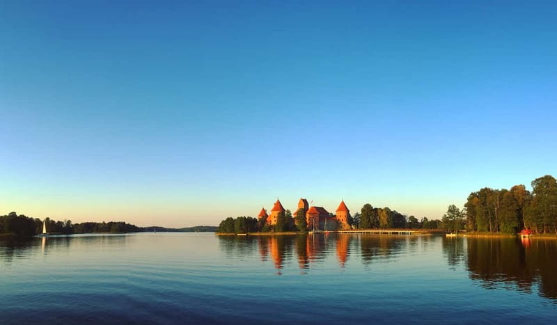 Vilnius: Trakai Tour with Audio Guide and Minibus Transfers - Insular Castle and Peninsula Castle Ruins, What to See and Why It Matters