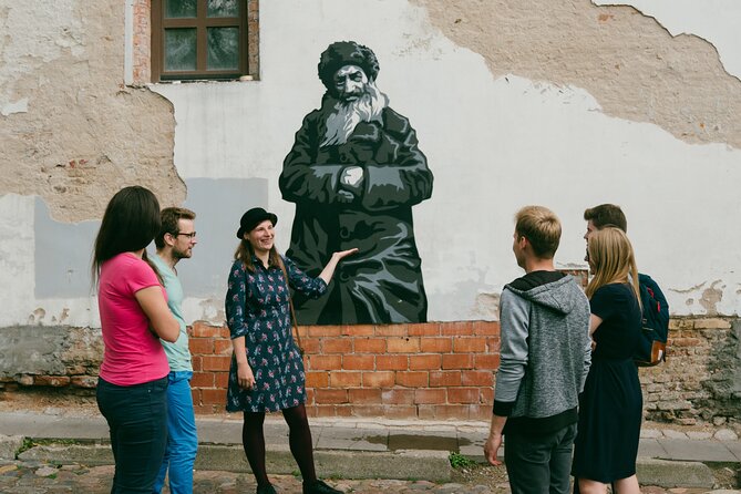 Walking Tour of Vilnius Old Town with snacks - Presidential Palace stop, history tied to Lithuania’s politics